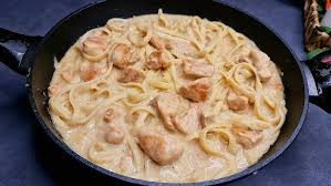 مكرونة فراخ وايت صوص